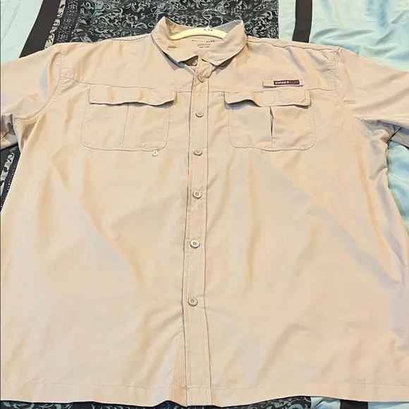 SWISS ALPS Men’s Light Tan Short-Sleeve Button-Down Fishing Shirt - Picture 2 of 11